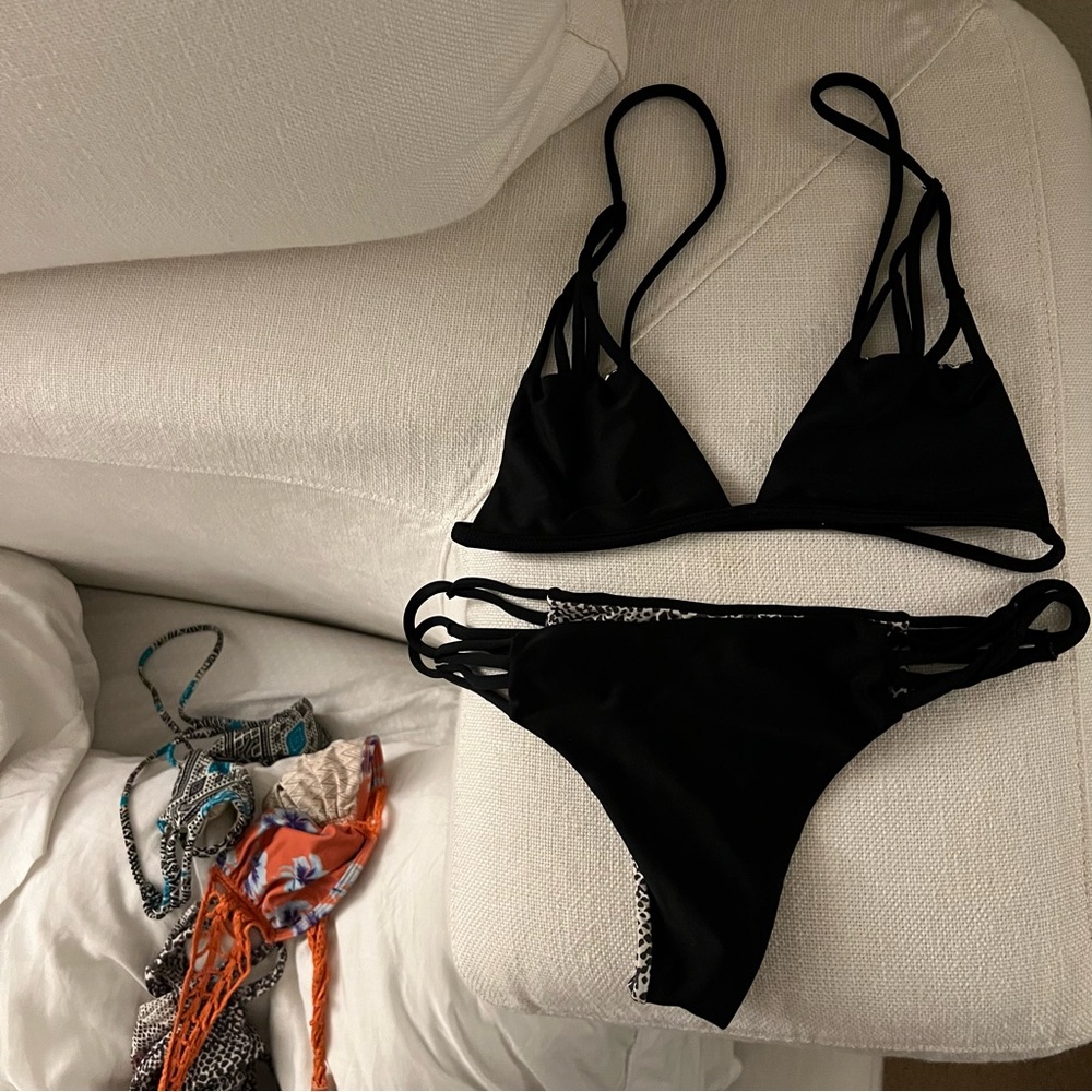 ACACIA SWIM SET. Black. Size Small